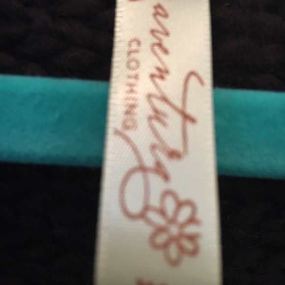 Sweater - Picture 4 of 4